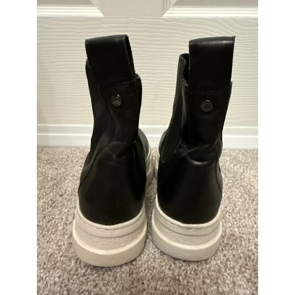 J/Slides Black Leather Rubber Sole Platform W's Riley Chelsea Boot, 6